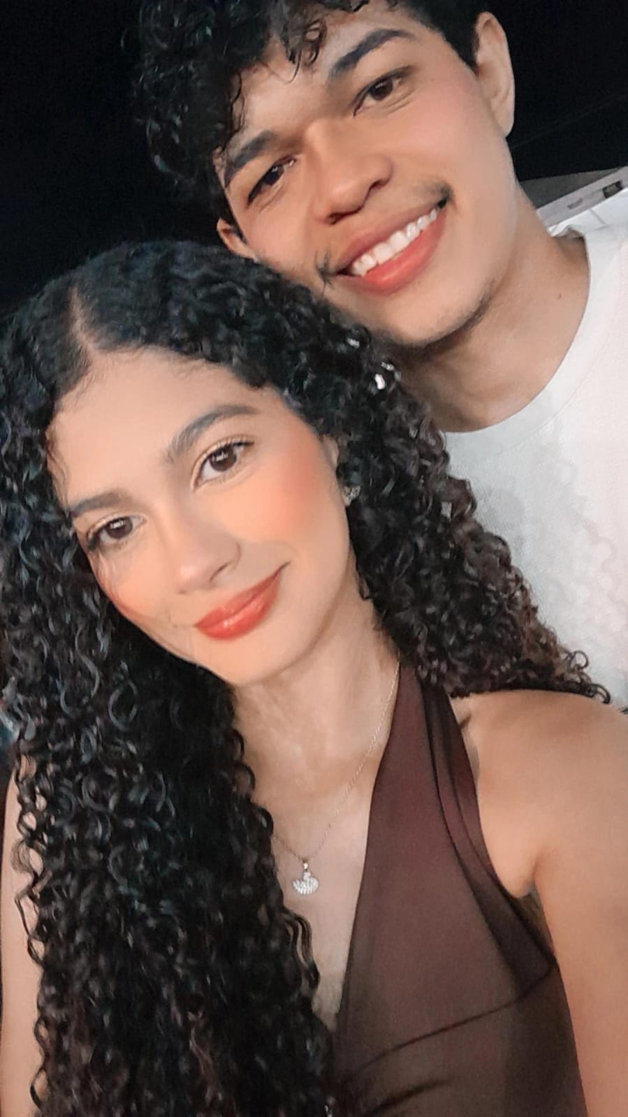 Caio e Carla preparados para sair