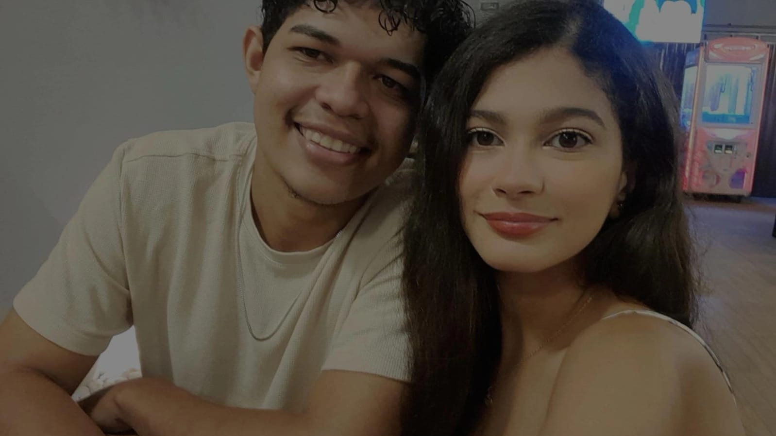Caio e sua felicidade sorrindo juntos